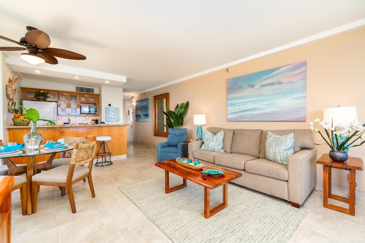 Condo in Lahaina · ★5.0 · 1 bedroom · 2 beds · 1 bath - Photo 3