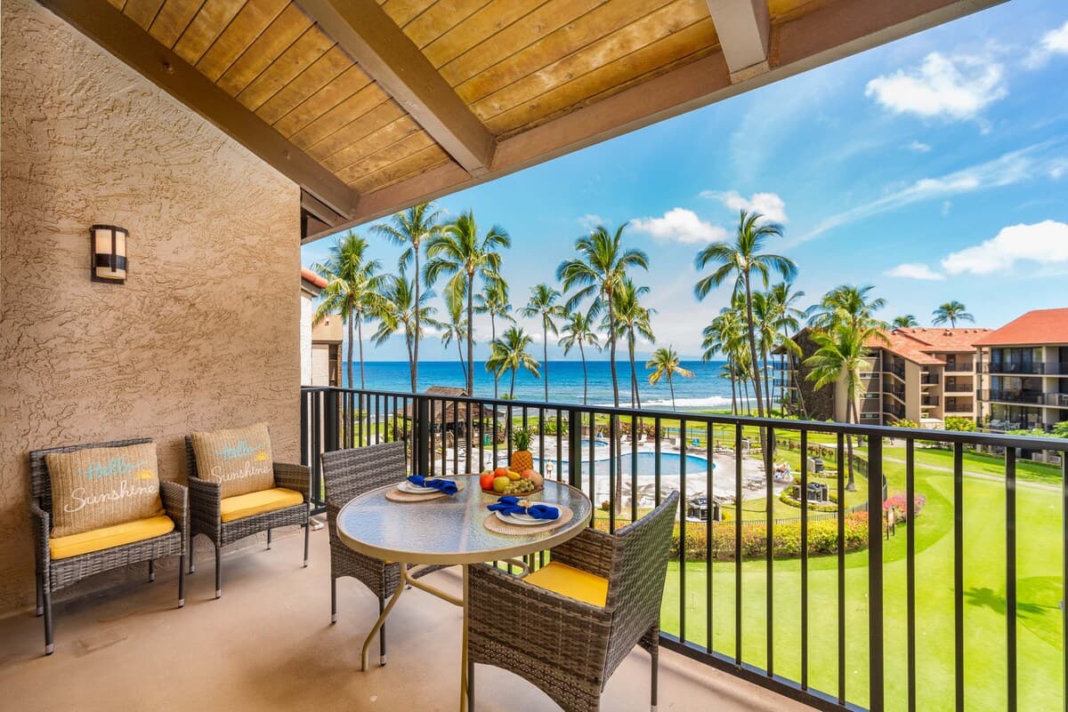Condo in Lahaina · ★4.9 · 2 bedrooms · 3 beds · 2 baths - Photo 3
