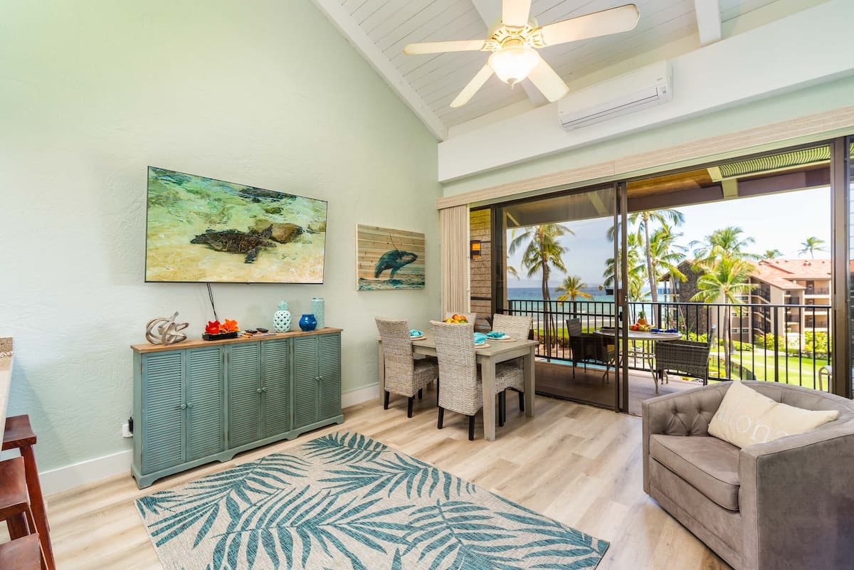 Condo in Lahaina · ★4.9 · 2 bedrooms · 3 beds · 2 baths - Photo 4