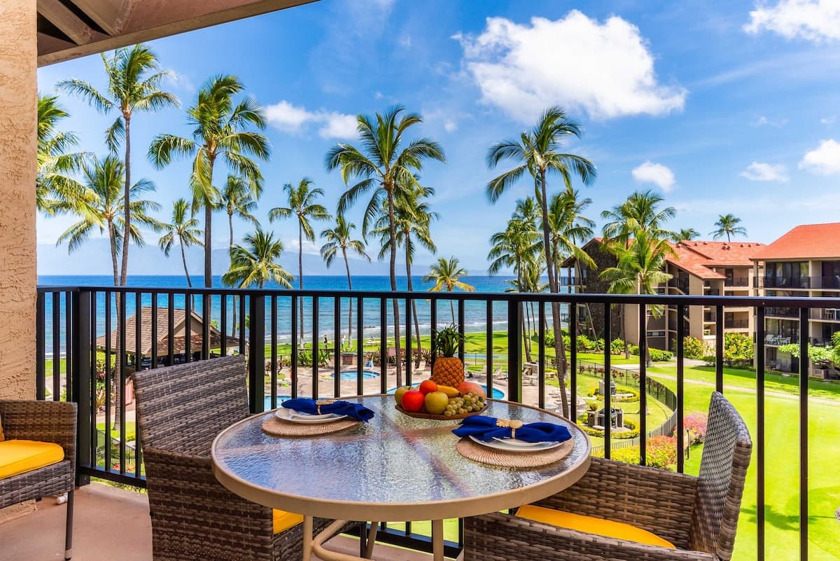 Condo in Lahaina · ★4.9 · 2 bedrooms · 3 beds · 2 baths - Photo 1