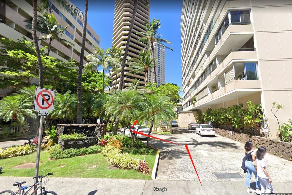Condo in Honolulu · ★4.86 · Studio · 2 beds · 1 private bath - Photo 4