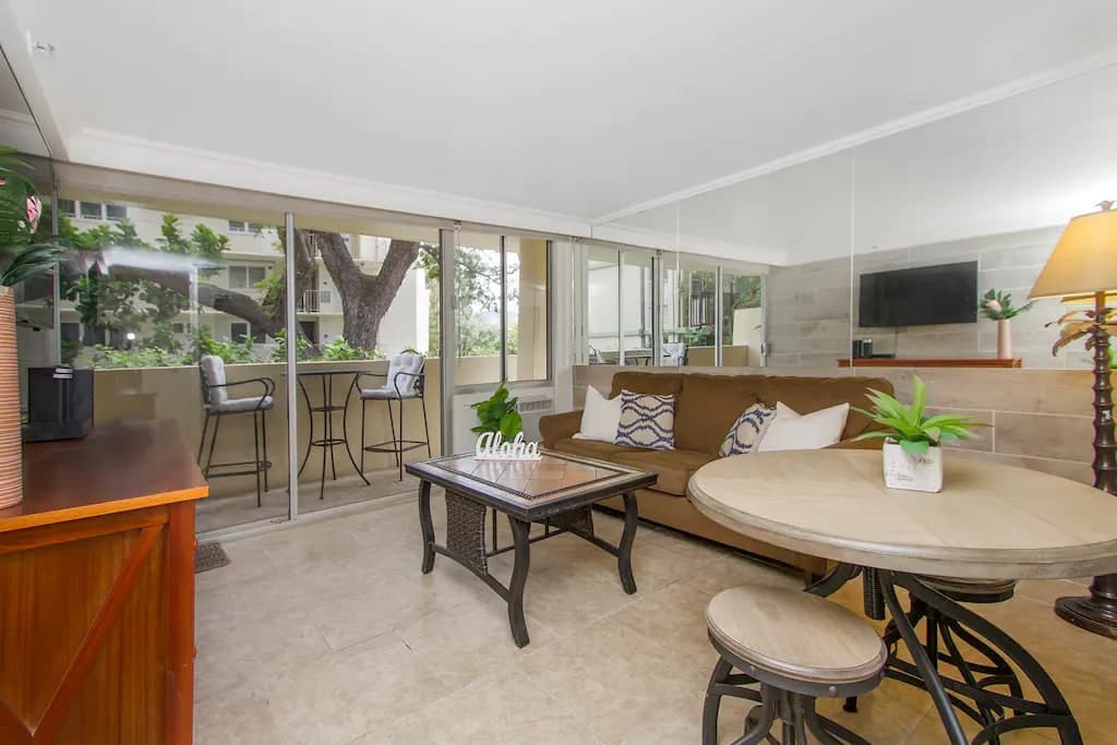 Hotel in Honolulu · ★4.16 · 1 bedroom · 1 bed · 1 private bath - Photo 5
