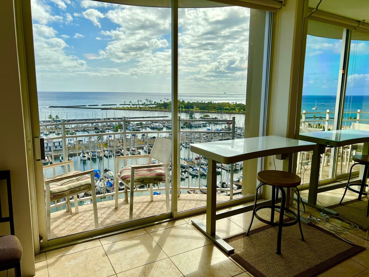 Condo in Honolulu · ★4.7 · 1 bedroom · 2 beds · 1 shared bath - Photo 3