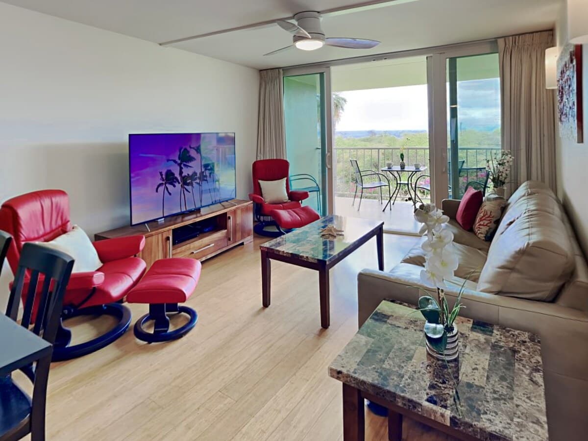 Condo in Kihei · ★4.94 · 2 bedrooms · 2 beds · 1 private bath - Photo 4