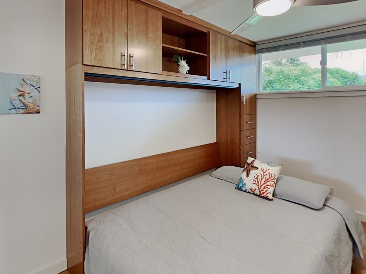 Condo in Kihei · ★4.94 · 2 bedrooms · 2 beds · 1 private bath - Photo 2