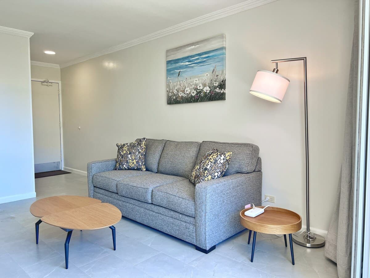 Condo in Honolulu · ★4.84 · 1 bedroom · 2 beds · 1 private bath - Photo 1