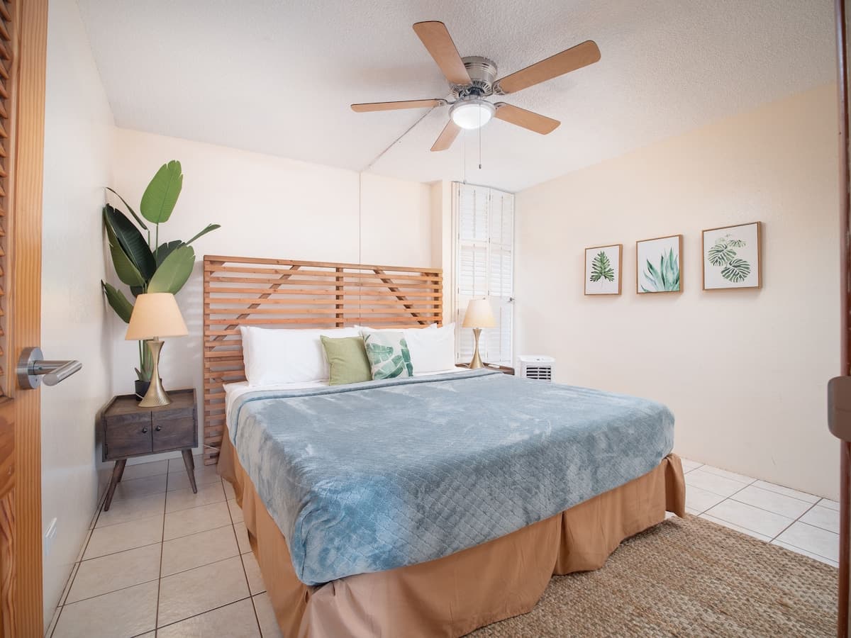 Condo in Wailuku · ★4.91 · 1 bedroom · 1 bed · 1 private bath - Photo 1