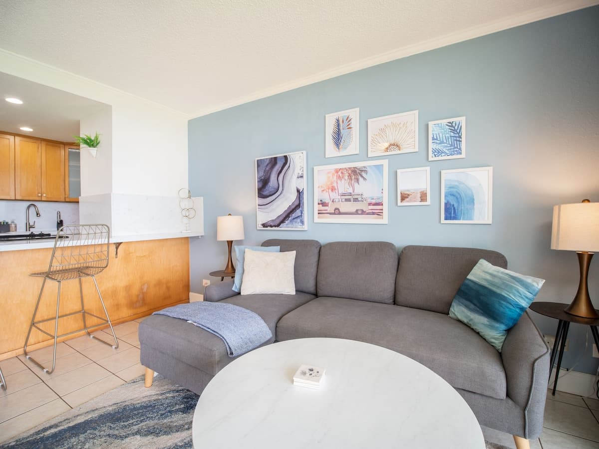Condo in Wailuku · ★4.91 · 1 bedroom · 1 bed · 1 private bath - Photo 4