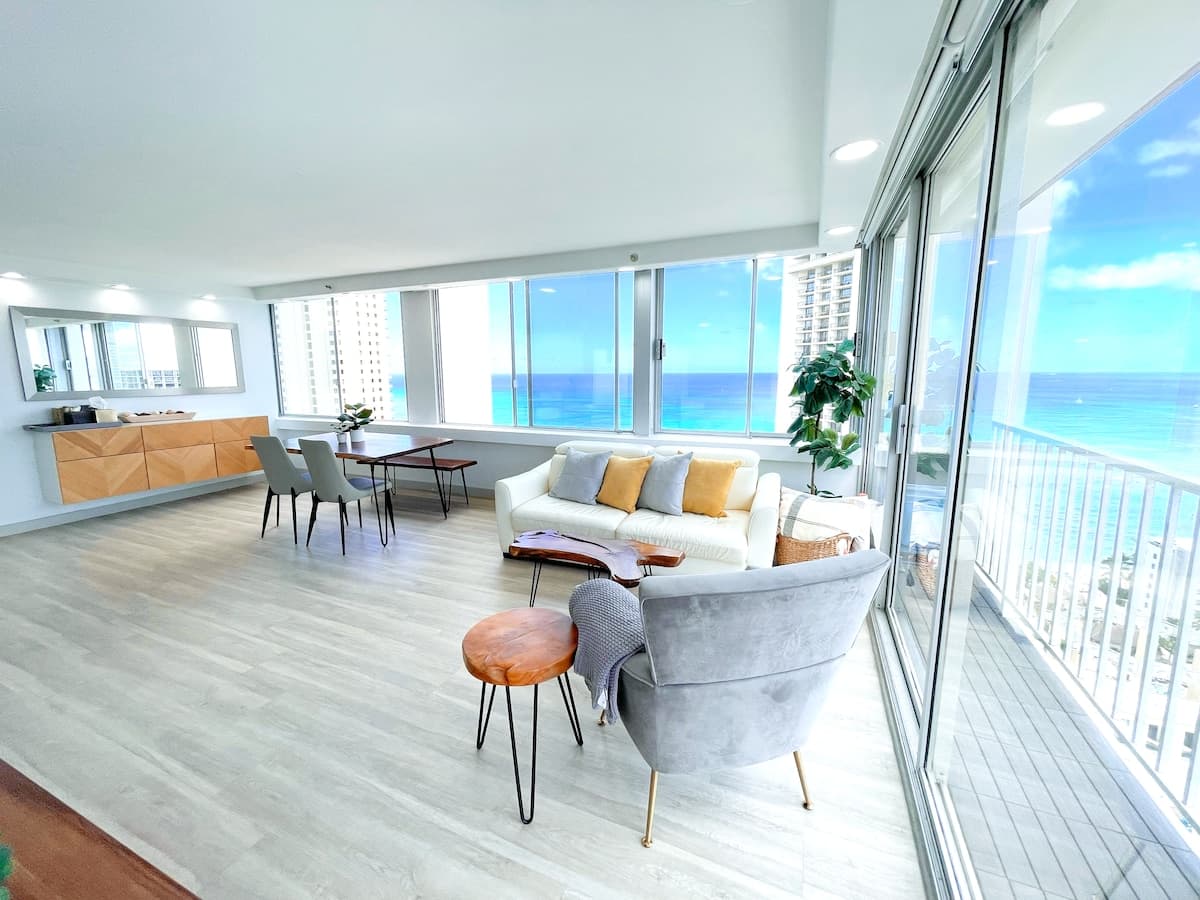 Condo in Honolulu · ★4.91 · 1 bedroom · 2 beds · 1 private bath - Photo 1