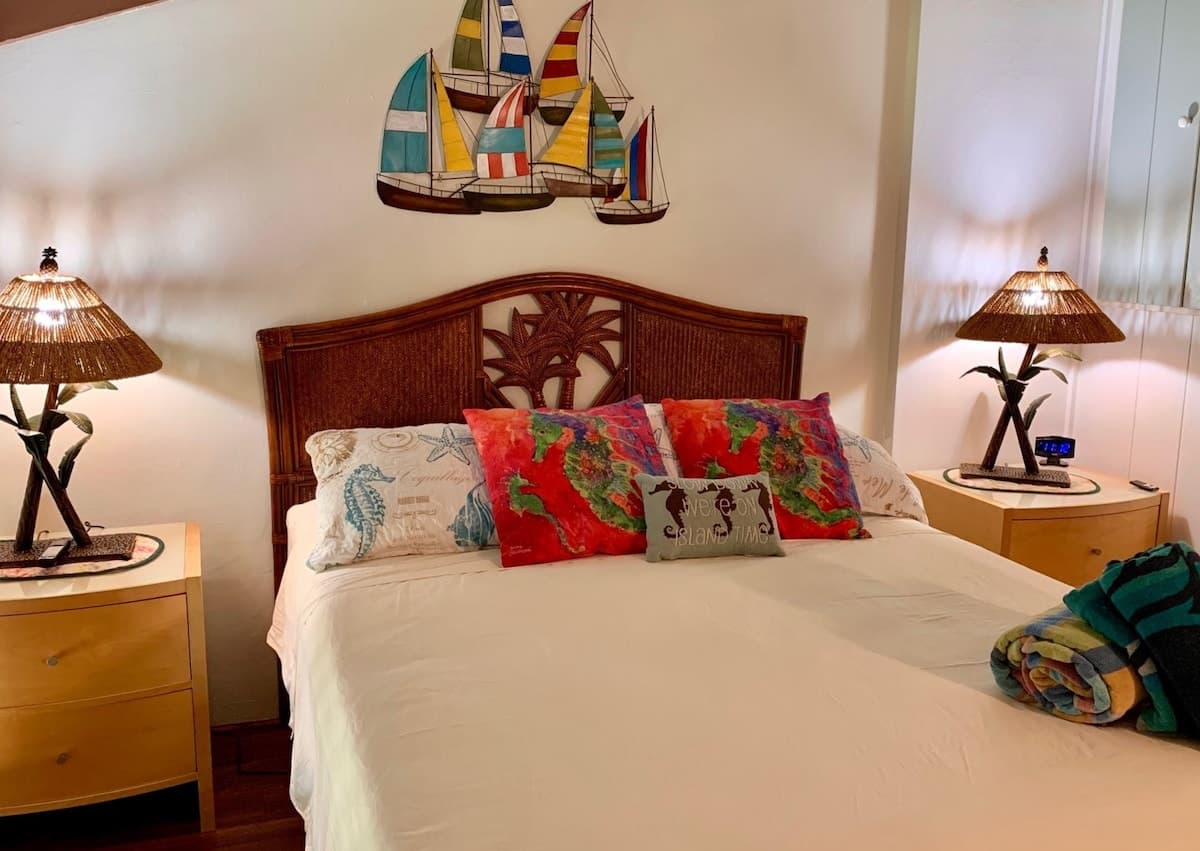 Condo in Lahaina · ★4.94 · 2 bedrooms · 2 beds · 2 private baths - Photo 1