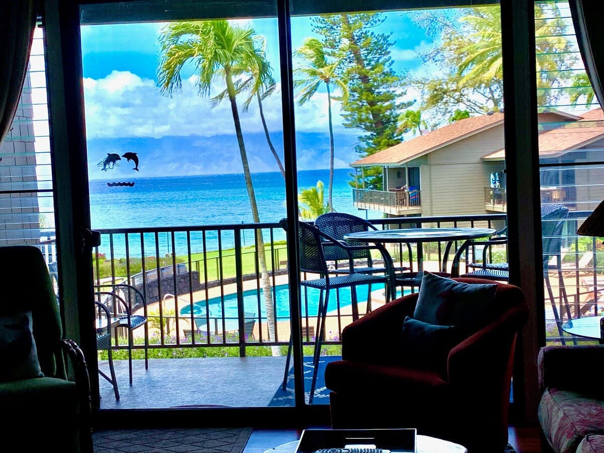 Condo in Lahaina · ★4.94 · 2 bedrooms · 2 beds · 2 private baths - Photo 3