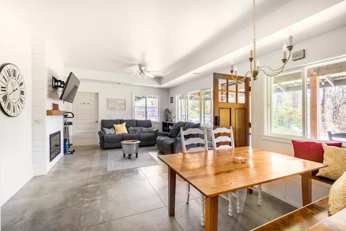 Home in Volcano · ★4.95 · 1 bedroom · 1 bed · 2 private baths - Photo 4