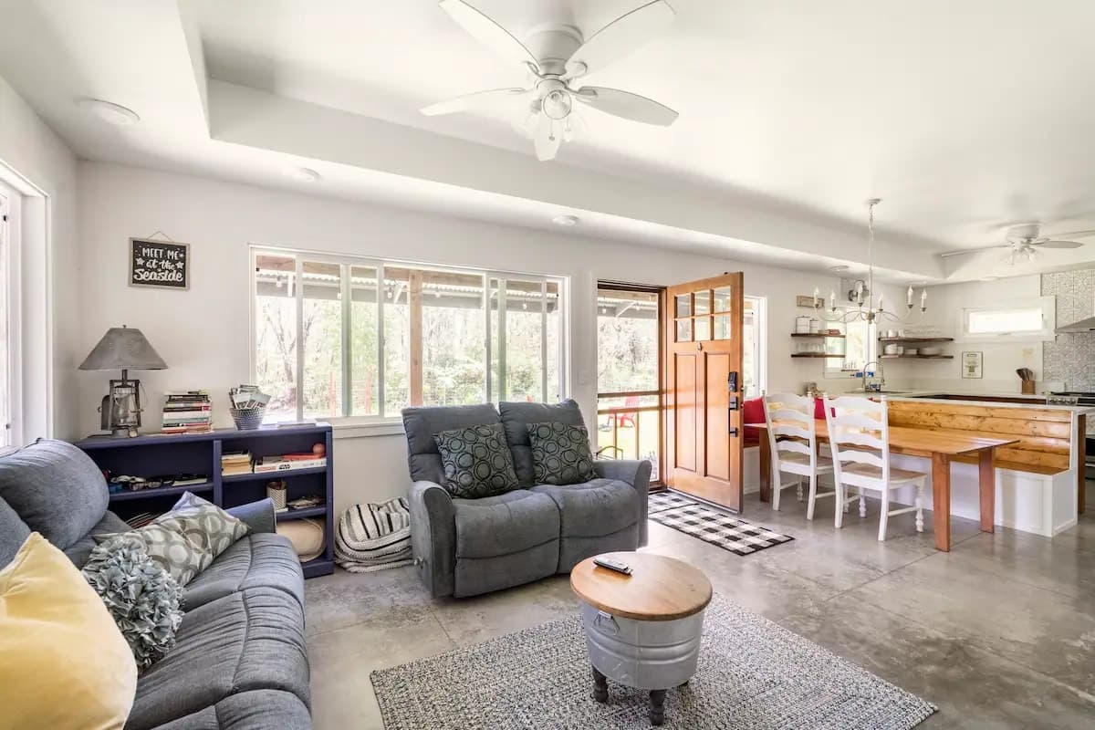 Home in Volcano · ★4.95 · 1 bedroom · 1 bed · 2 private baths - Photo 3