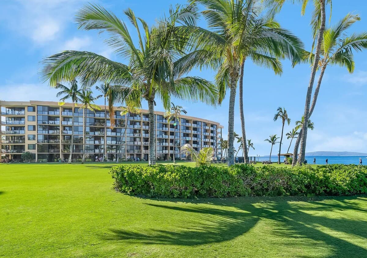 Condo in Kihei · ★4.92 · 2 bedrooms · 4 beds · 2 baths - Photo 4