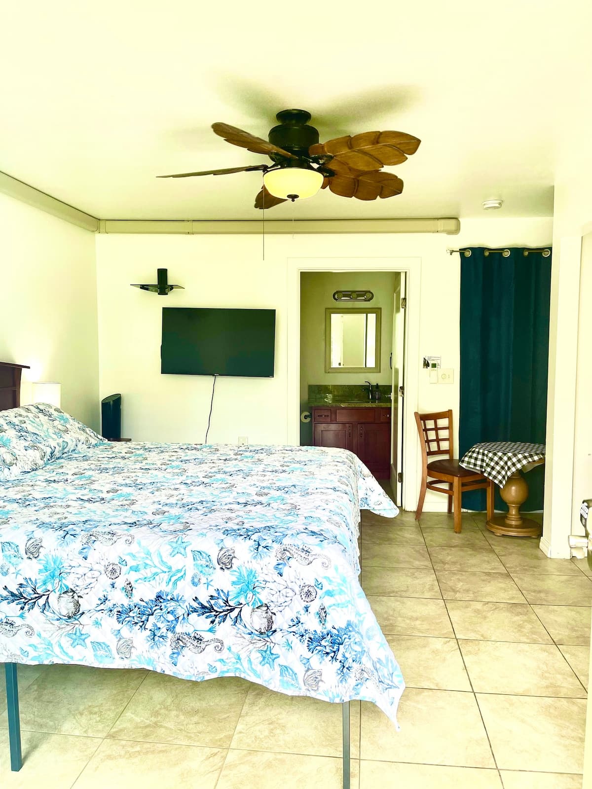 Condo in Kapaa · ★4.88 · 1 bedroom · 1 bed · 1 private bath - Photo 5