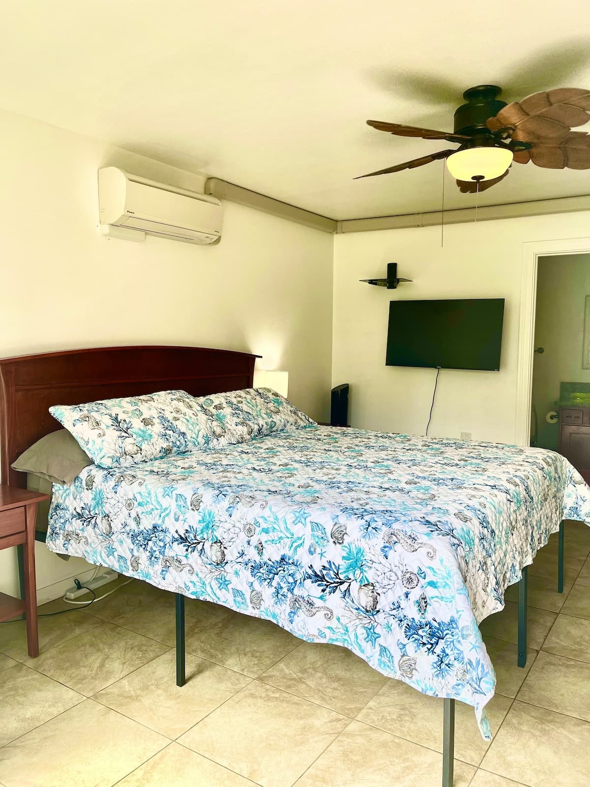 Condo in Kapaa · ★4.88 · 1 bedroom · 1 bed · 1 private bath - Photo 4
