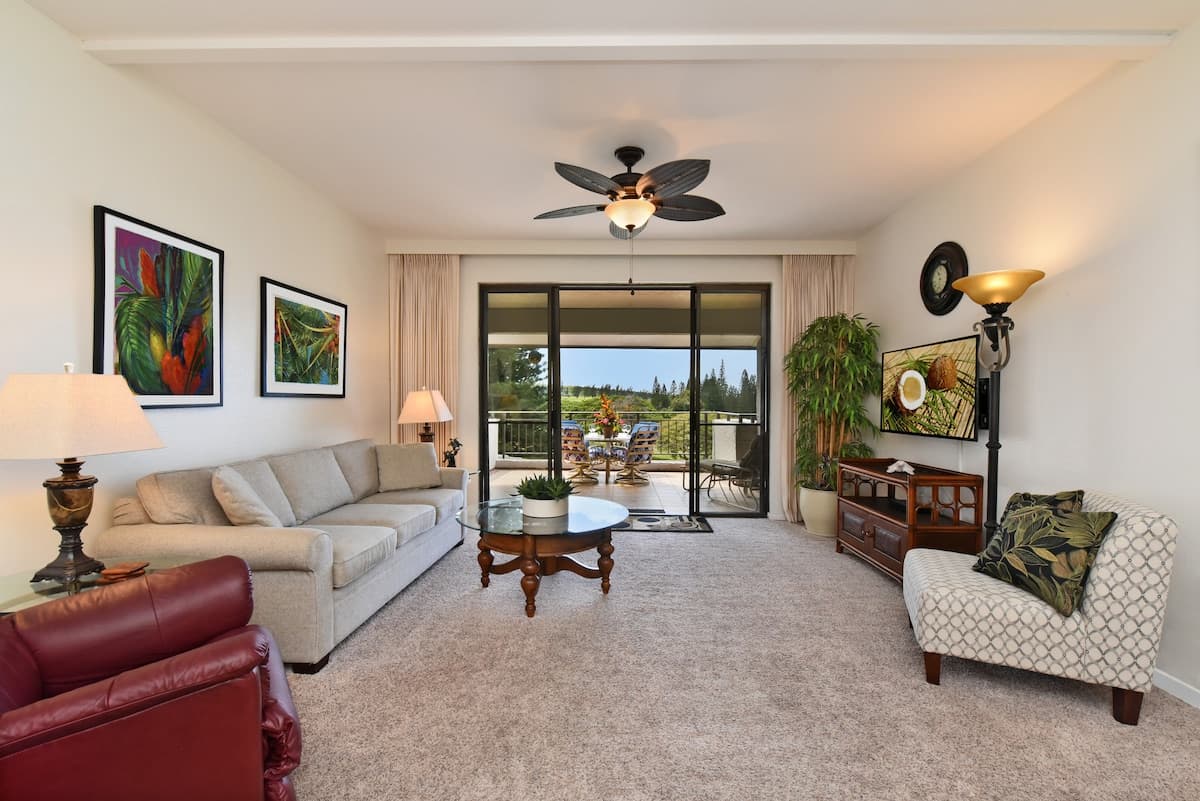 Condo in Lahaina · ★4.85 · 1 bedroom · 4 beds · 1.5 private baths - Photo 5