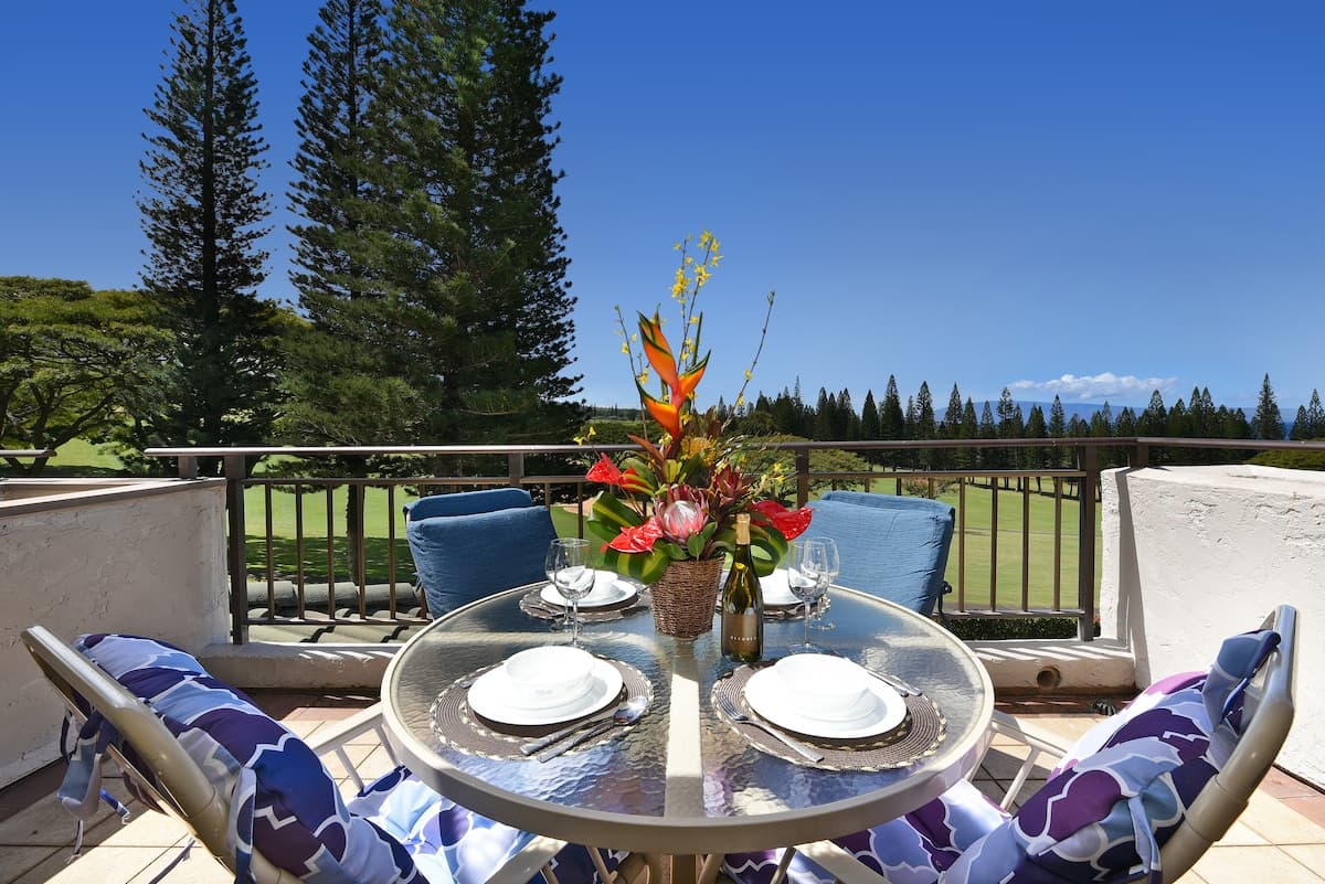 Condo in Lahaina · ★4.85 · 1 bedroom · 4 beds · 1.5 private baths - Photo 3