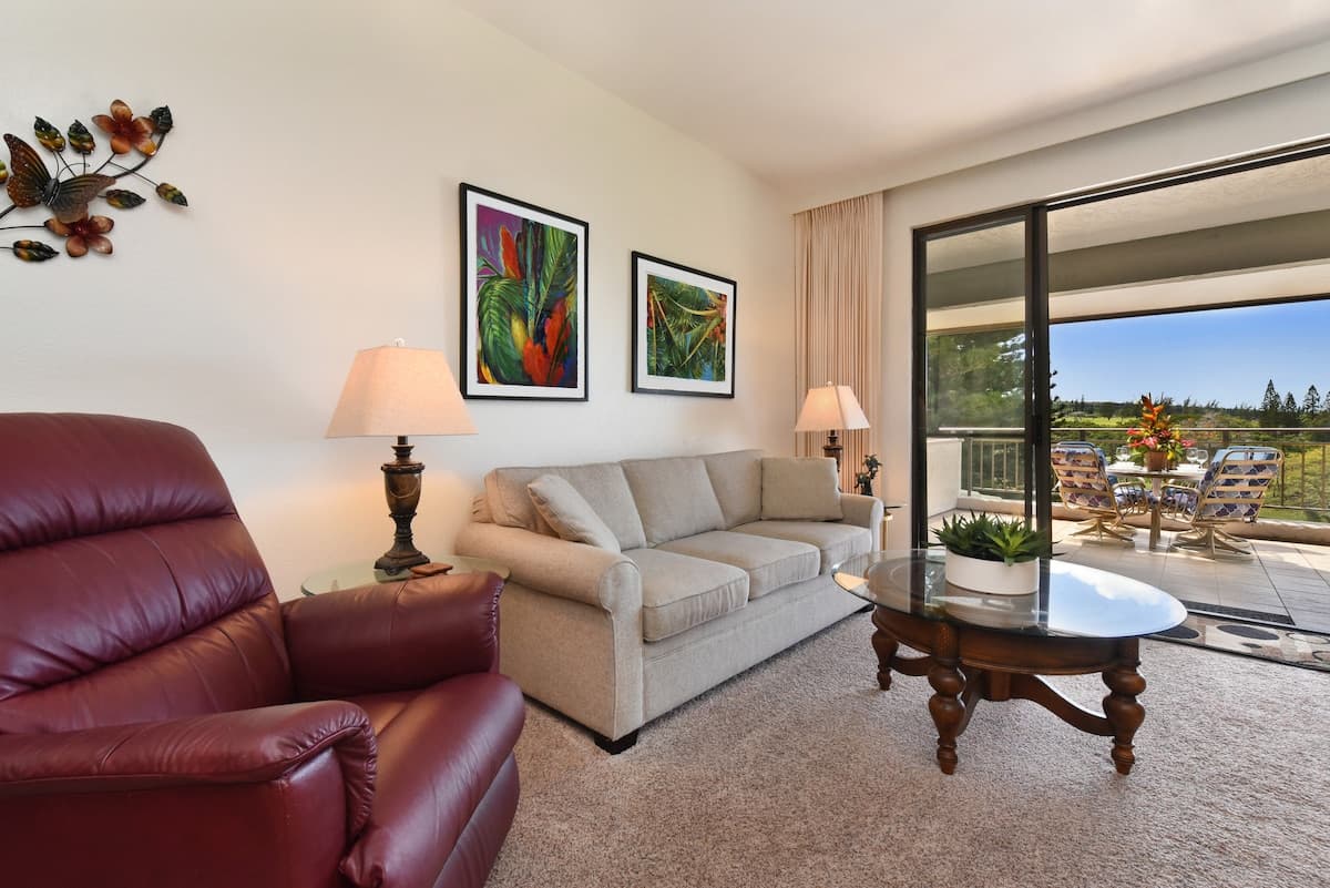 Condo in Lahaina · ★4.85 · 1 bedroom · 4 beds · 1.5 private baths - Photo 4