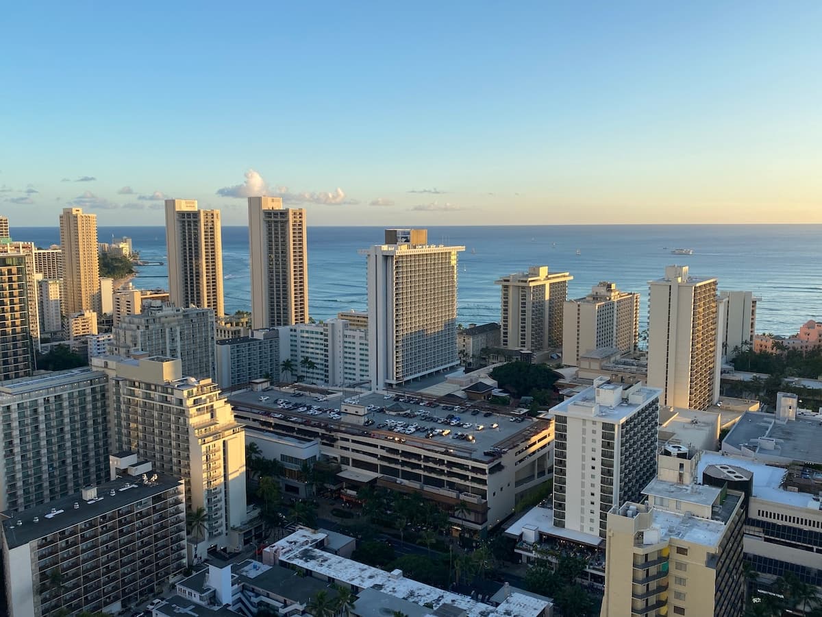 Condo in Honolulu · ★4.84 · Studio · 2 beds · 1 private bath - Photo 1