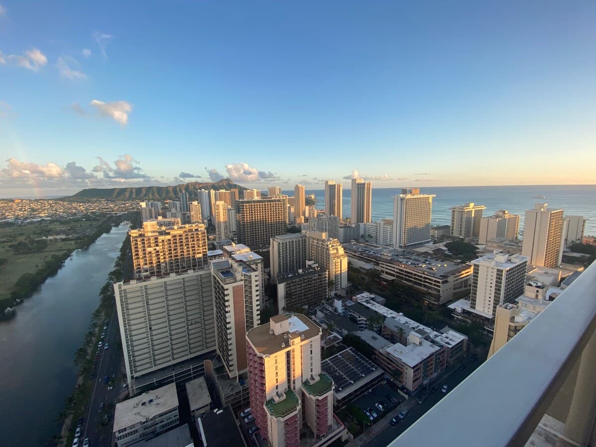 Condo in Honolulu · ★4.84 · Studio · 2 beds · 1 private bath - Photo 3