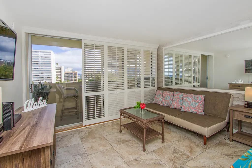 Waikiki - Ocean Front Hotel - Photo 3