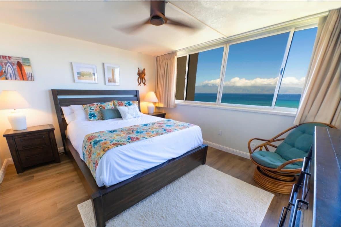 Condo in Lahaina · ★4.93 · 1 bedroom · 2 beds · 1 bath - Photo 3