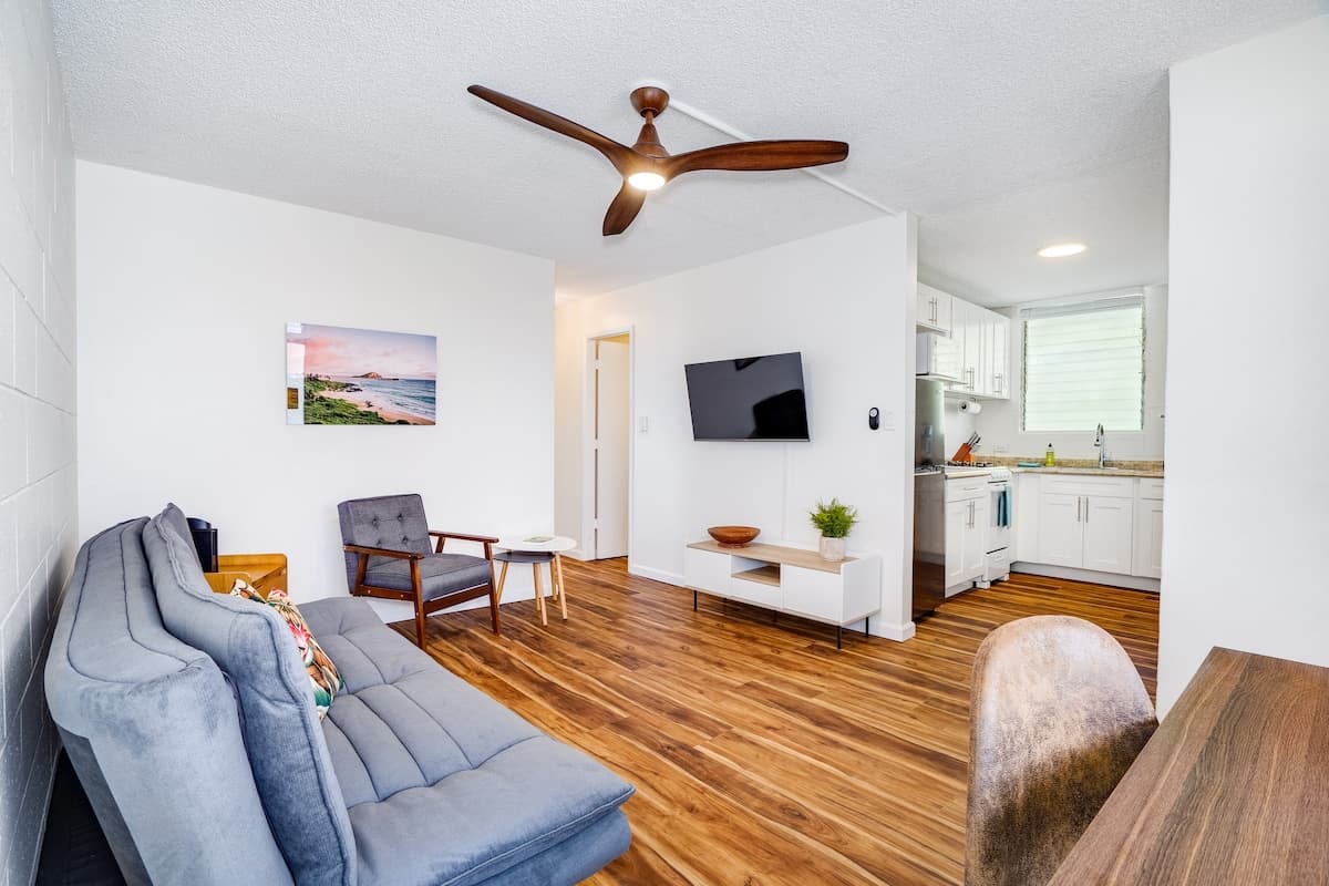 Condo in Honolulu · ★4.73 · 1 bedroom · 2 beds · 1 private bath - Photo 1