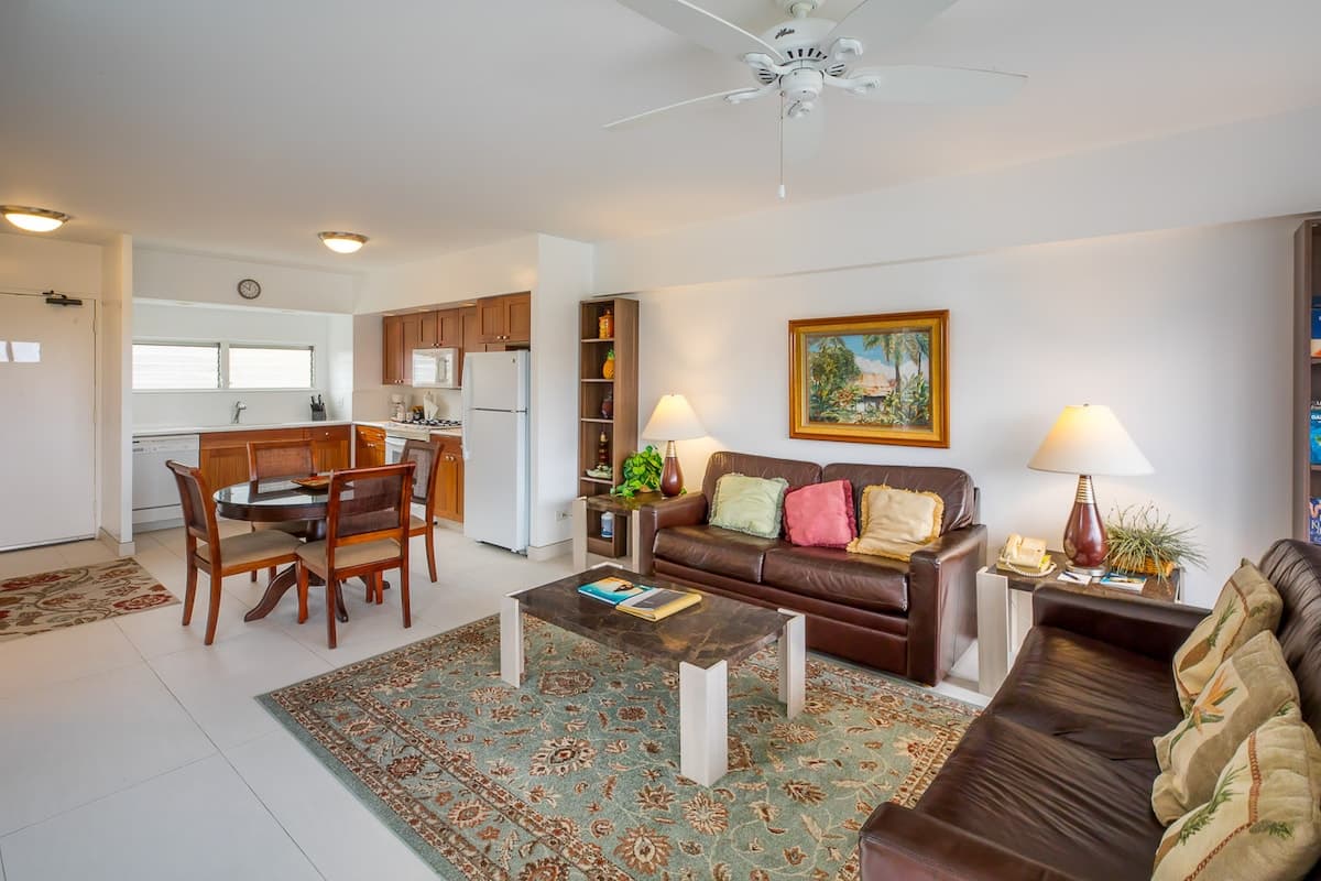 Waikiki Shore Unit 906 Ocean View *Summer Specia!* - Photo 3