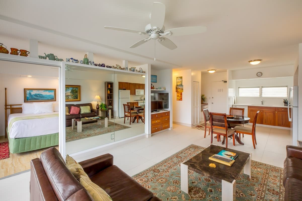 Waikiki Shore Unit 906 Ocean View *Summer Specia!* - Photo 1