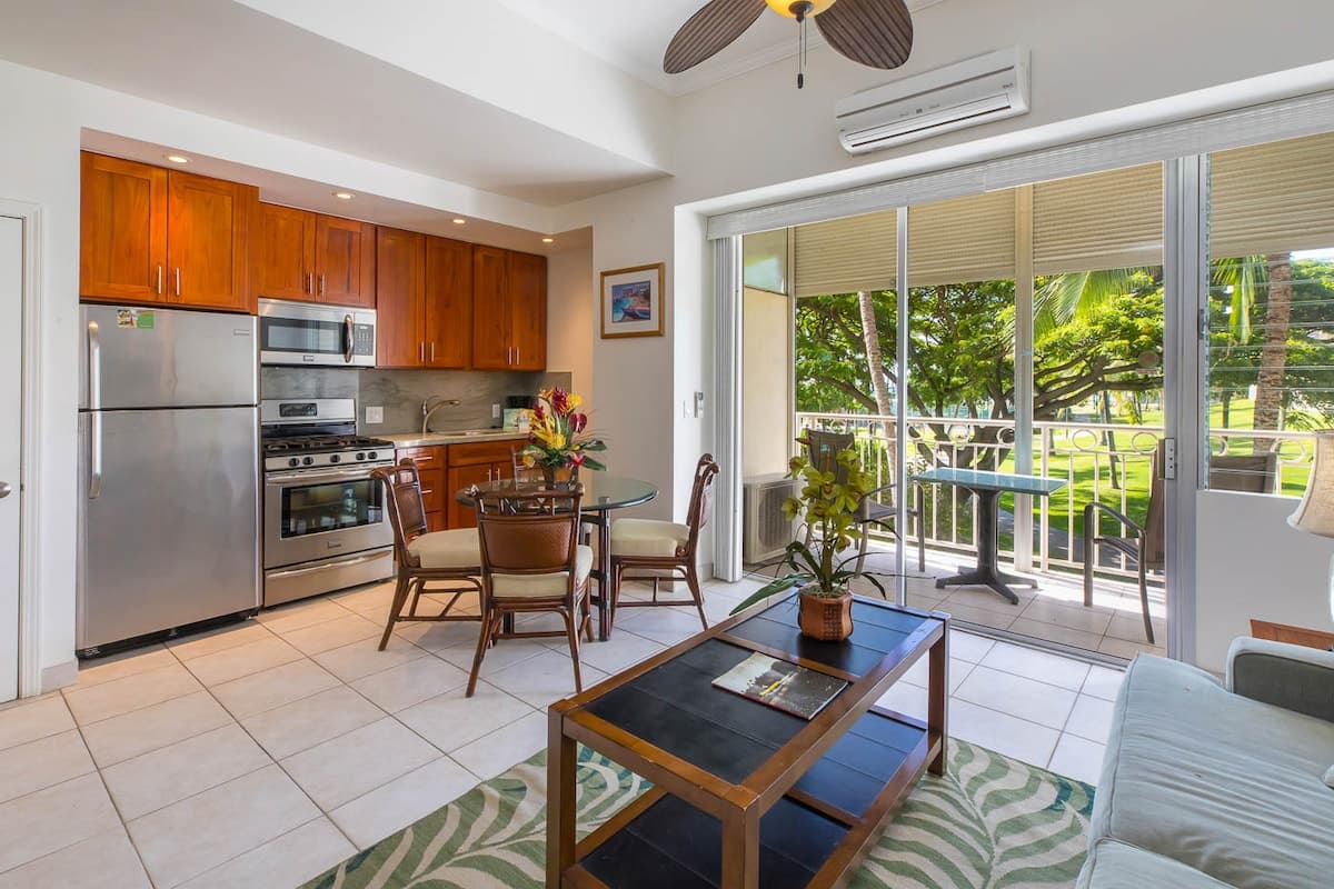 Waikiki Unit 205 Park View 1B *Summer Special!* - Photo 4