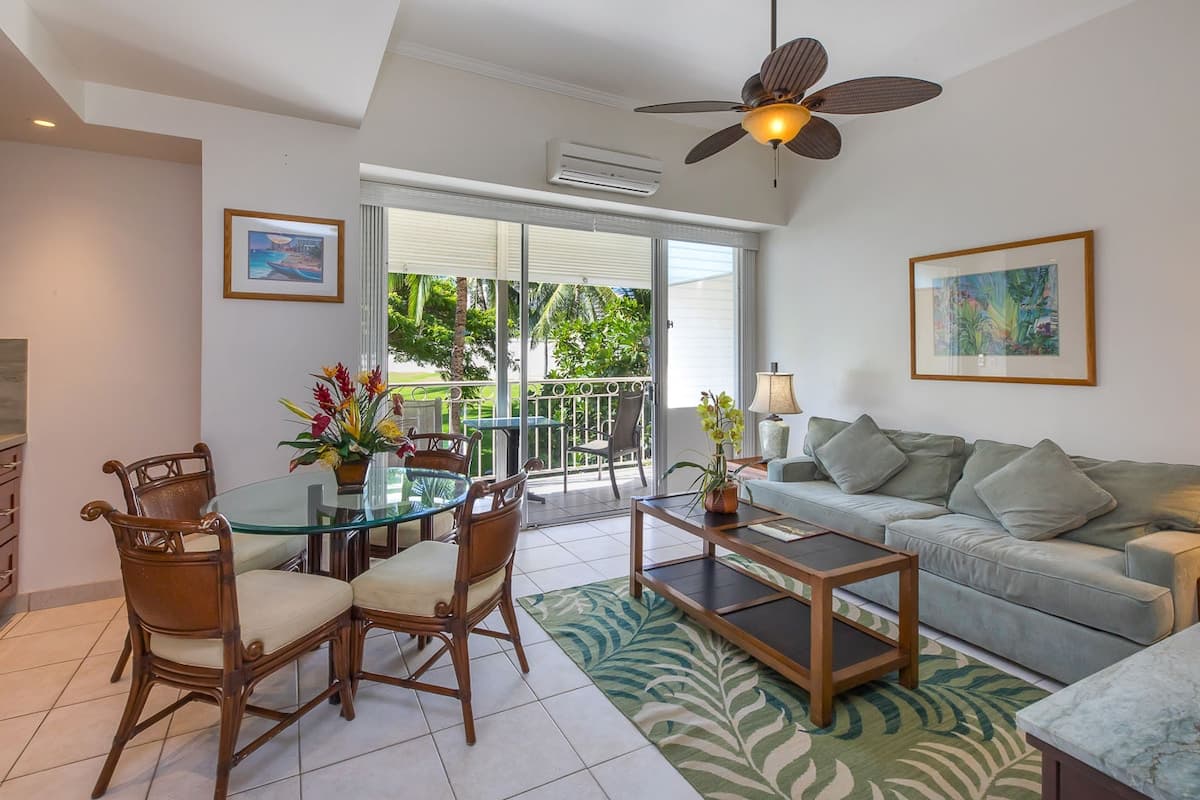 Waikiki Unit 205 Park View 1B *Summer Special!* - Photo 2