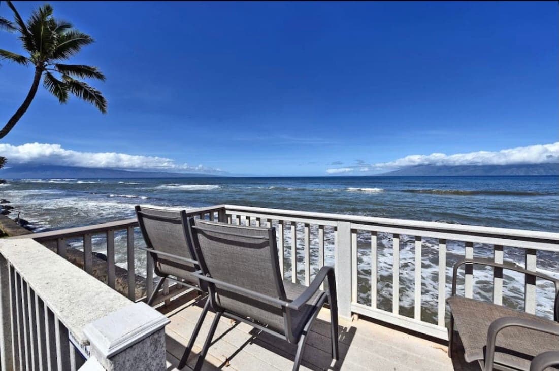 Condo in Lahaina · ★4.73 · 1 bedroom · 2 beds · 1 private bath - Photo 2