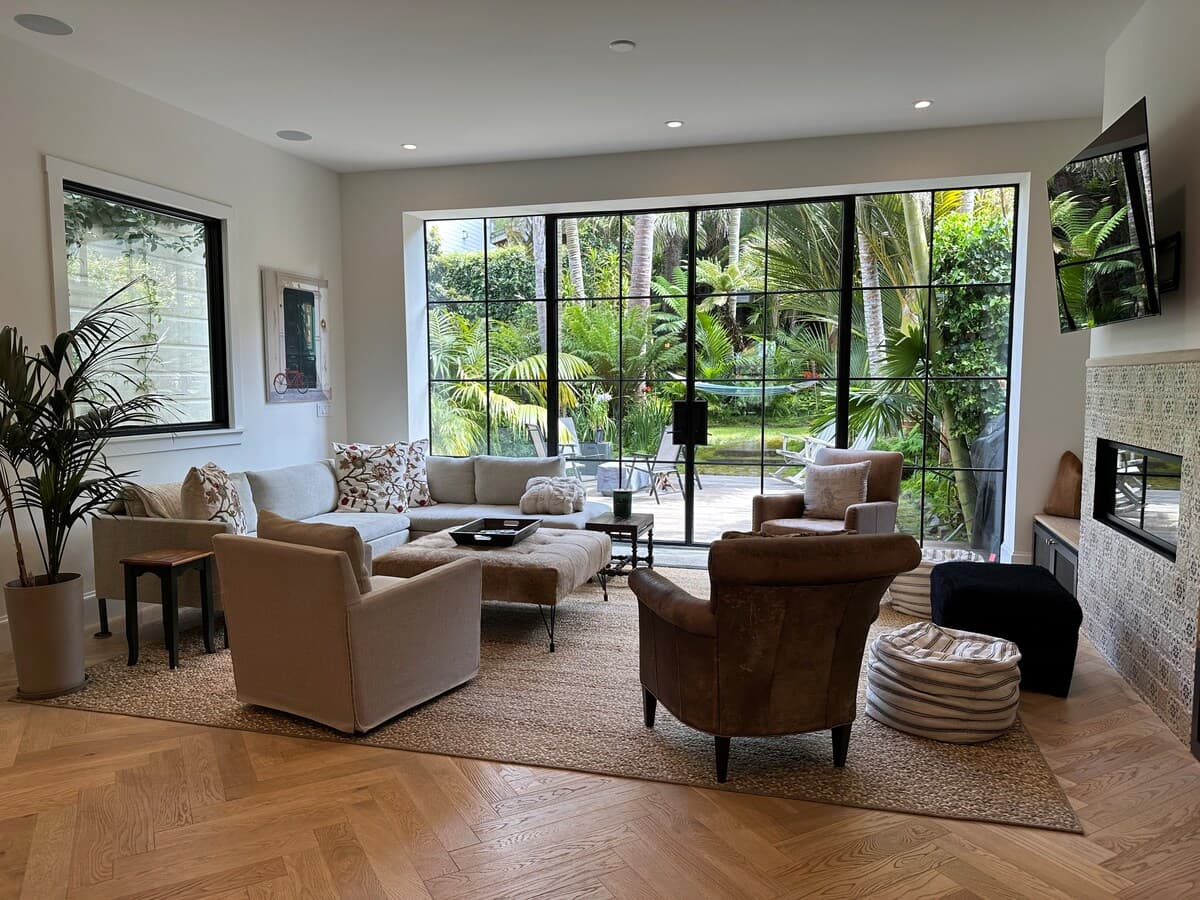 Renovated Family Home with Palm Oasis Yard - Photo 2