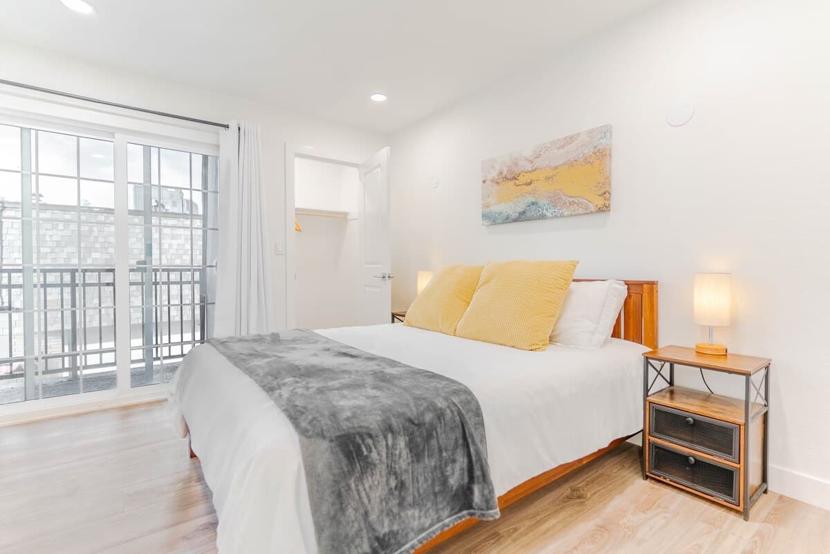 Newly Remodeled 2-Story Townhome Near Downtown - Photo 3