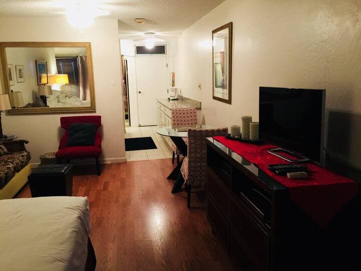 Condo in Kihei · ★4.78 · 1 bedroom · 2 beds · 1 private bath - Photo 1
