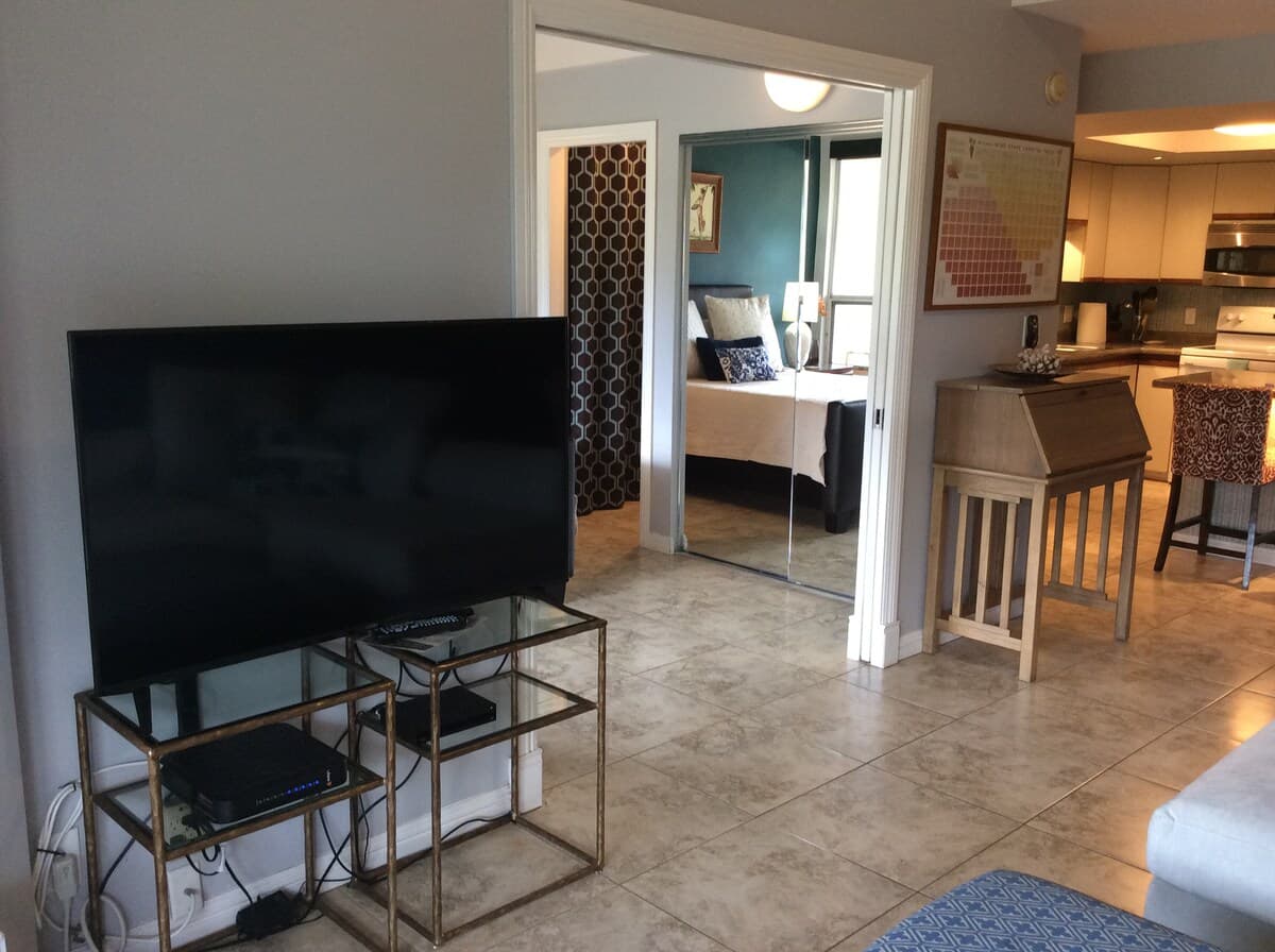Spring Special / One Bedroom- Closest to beach! - Photo 3