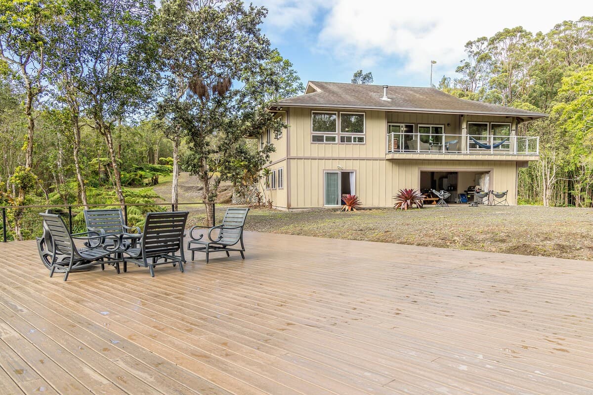 Home in Honokaa · ★5.0 · 1 bedroom · 3 beds · 1 private bath - Photo 4