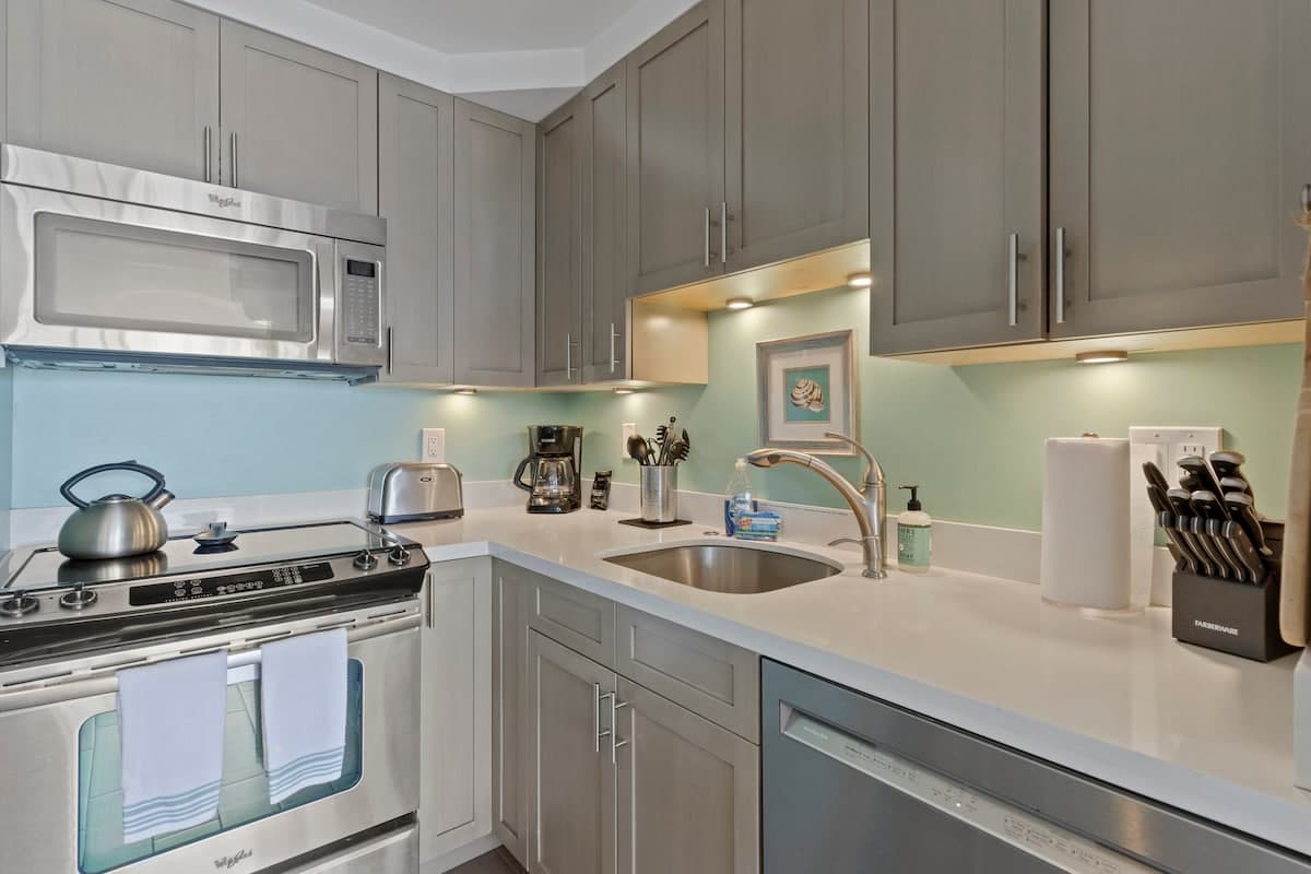 Condo in Kihei · ★4.88 · 1 bedroom · 1 bed · 1 bath - Photo 3