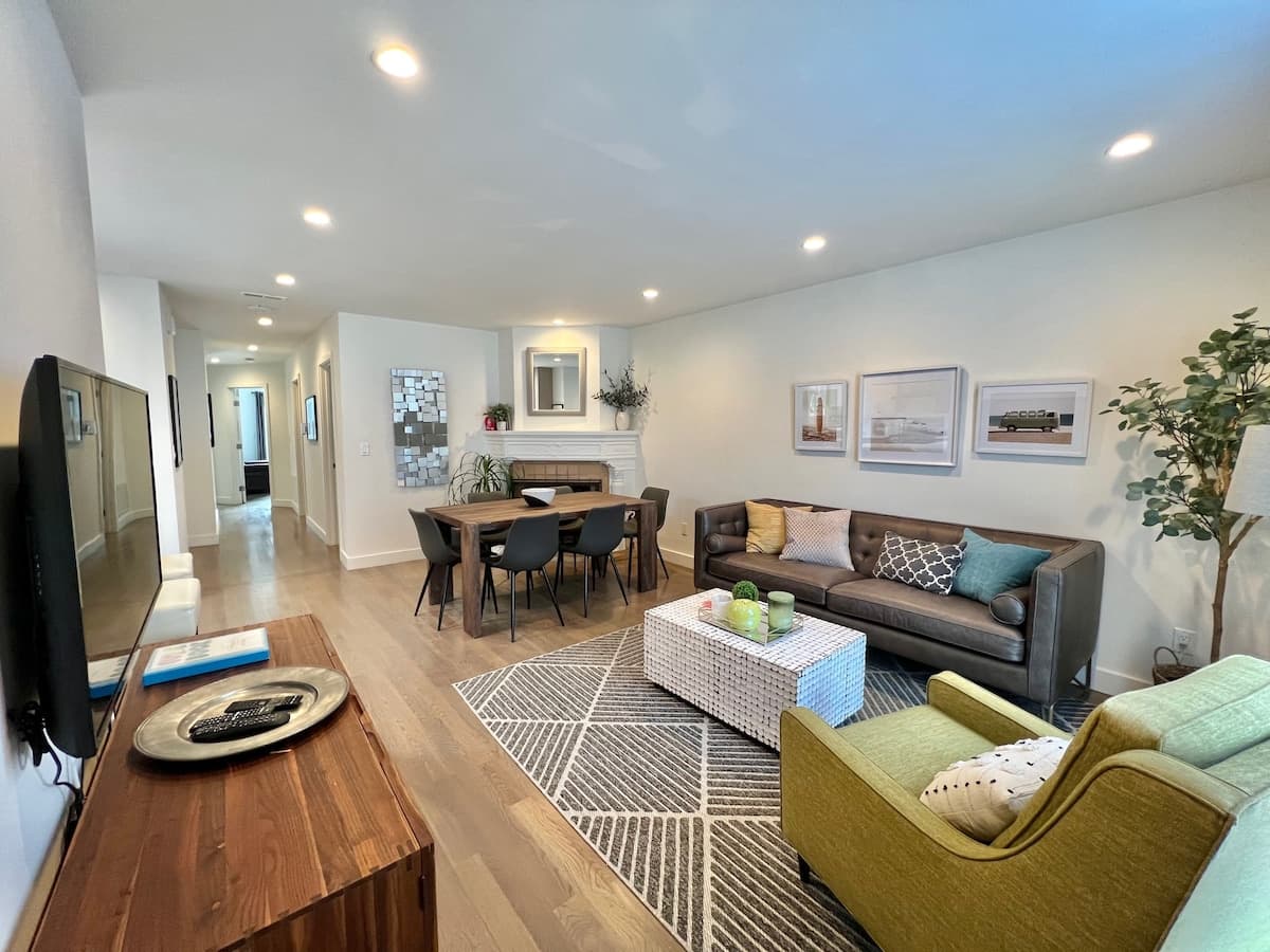 Newly Remodeled Sunset Flat, 1 Parking Space - Photo 1