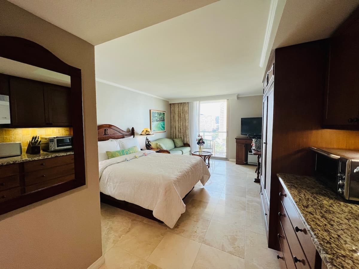 Aloha Gem Studio, 2 bed w/ kitchen, Highspeed WiFi - Photo 1