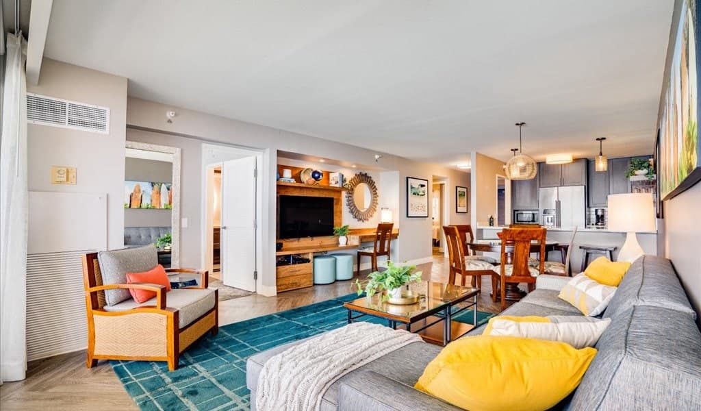 Condo in Honolulu · ★4.87 · 2 bedrooms · 3 beds · 2 private baths - Photo 5