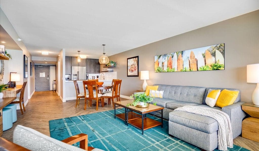 Condo in Honolulu · ★4.87 · 2 bedrooms · 3 beds · 2 private baths - Photo 2
