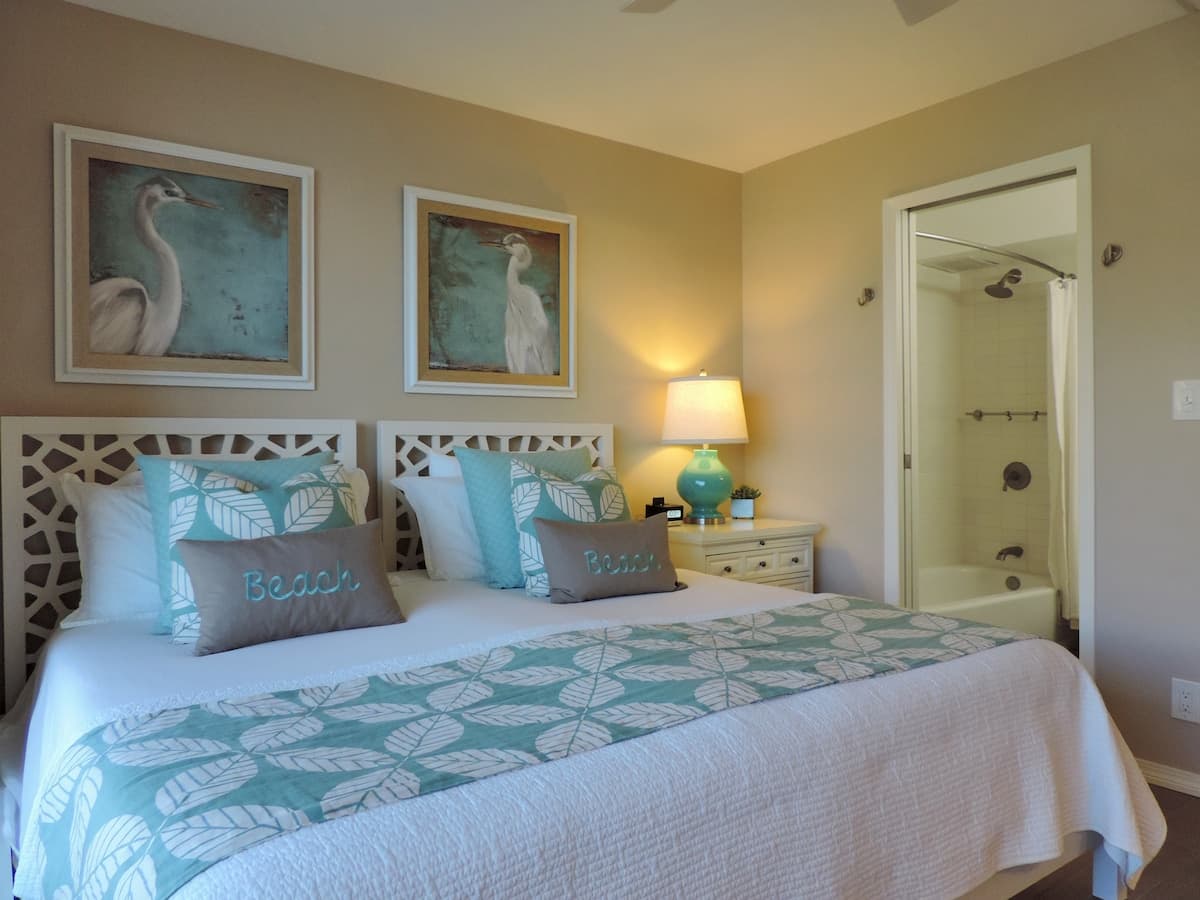 Condo in Kihei · ★4.61 · Studio · 2 beds · 1 shared bath - Photo 1