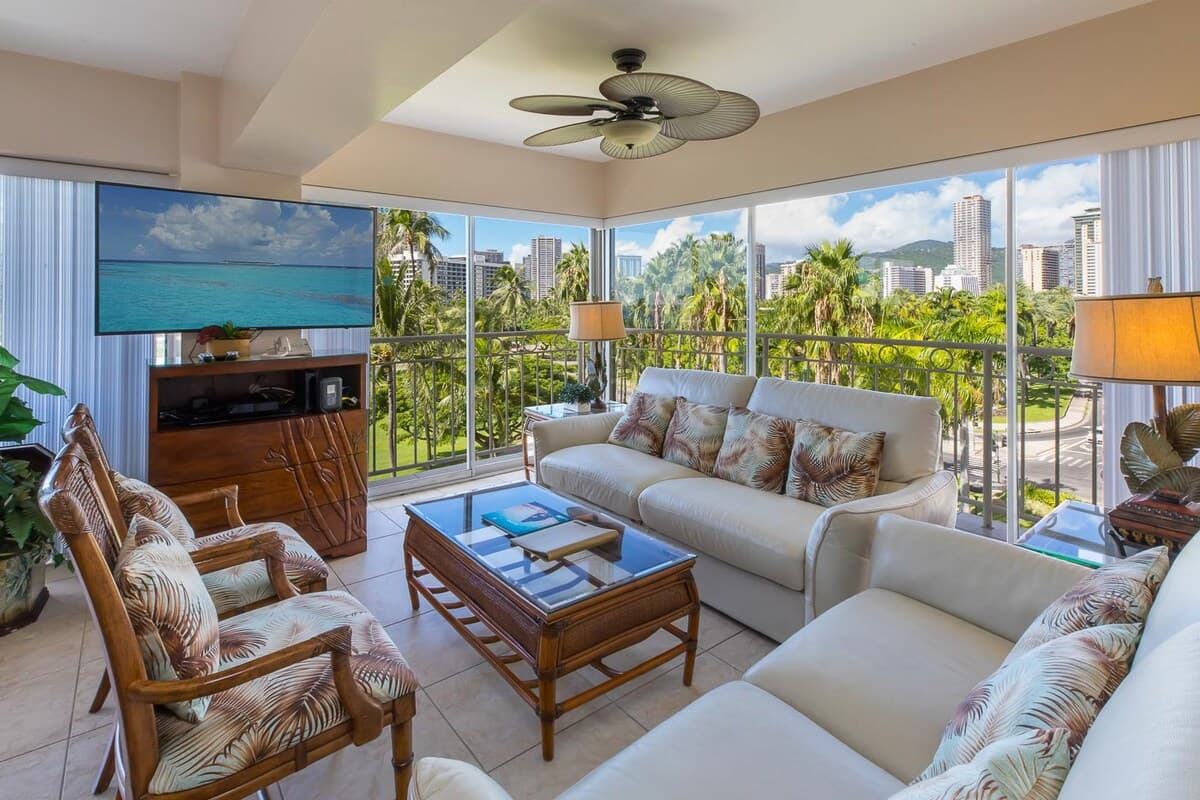 Waikiki Unit 518 ocean view 2B/2B*Summer Special!* - Photo 1