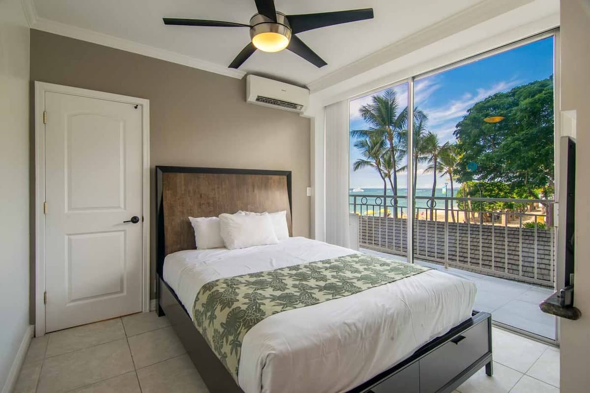 Waikiki Unit 202 Oceanfront *Summer Special!* - Photo 2