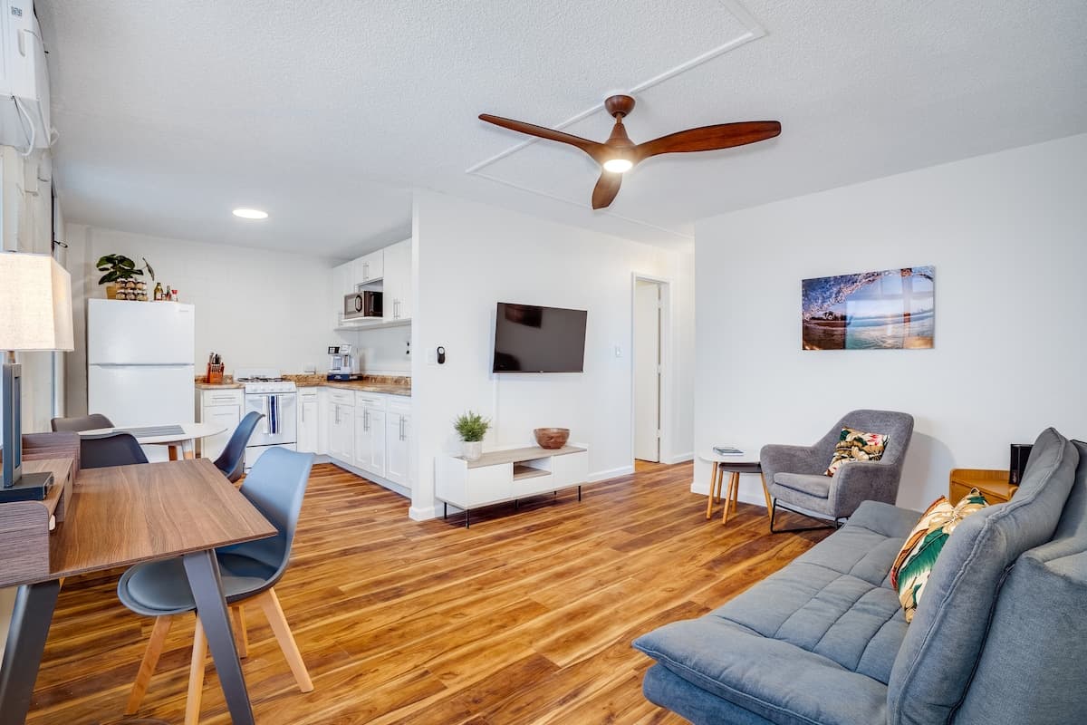 Condo in Honolulu · ★4.61 · 1 bedroom · 2 beds · 1 private bath - Photo 3
