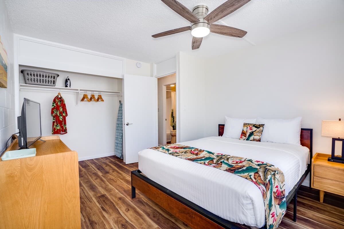 Condo in Honolulu · ★4.61 · 1 bedroom · 2 beds · 1 private bath - Photo 1