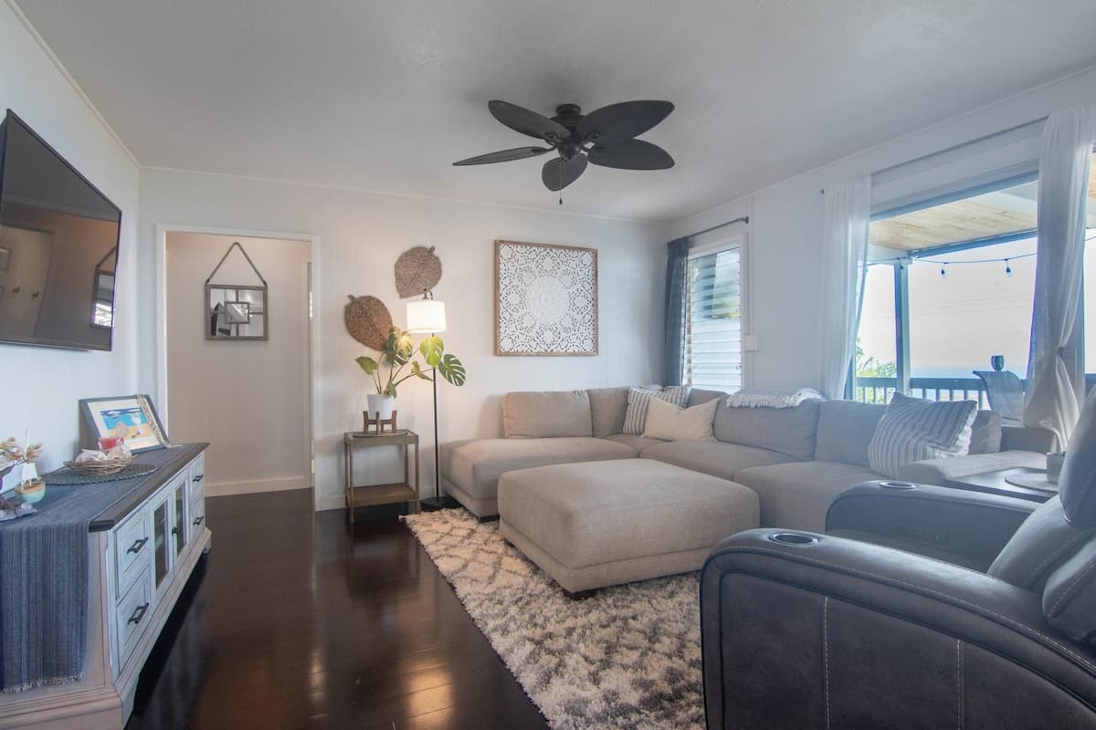 Home in Kailua-Kona · ★4.92 · 3 bedrooms · 4 beds · 2 private baths - Photo 2