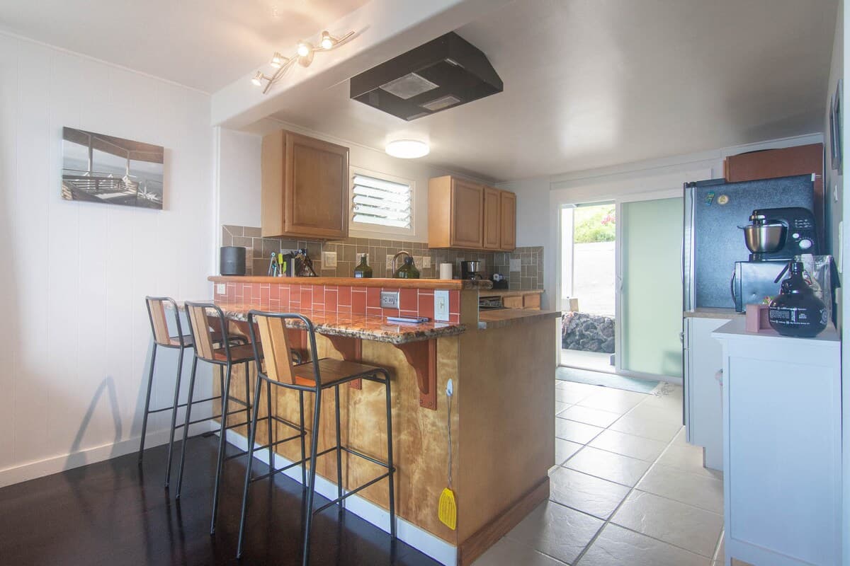 Home in Kailua-Kona · ★4.92 · 3 bedrooms · 4 beds · 2 private baths - Photo 3